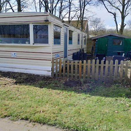 Chalet 14 Met Airco Familiecamping De Tien Heugten Schoonloo Drenthe Exteriér fotografie