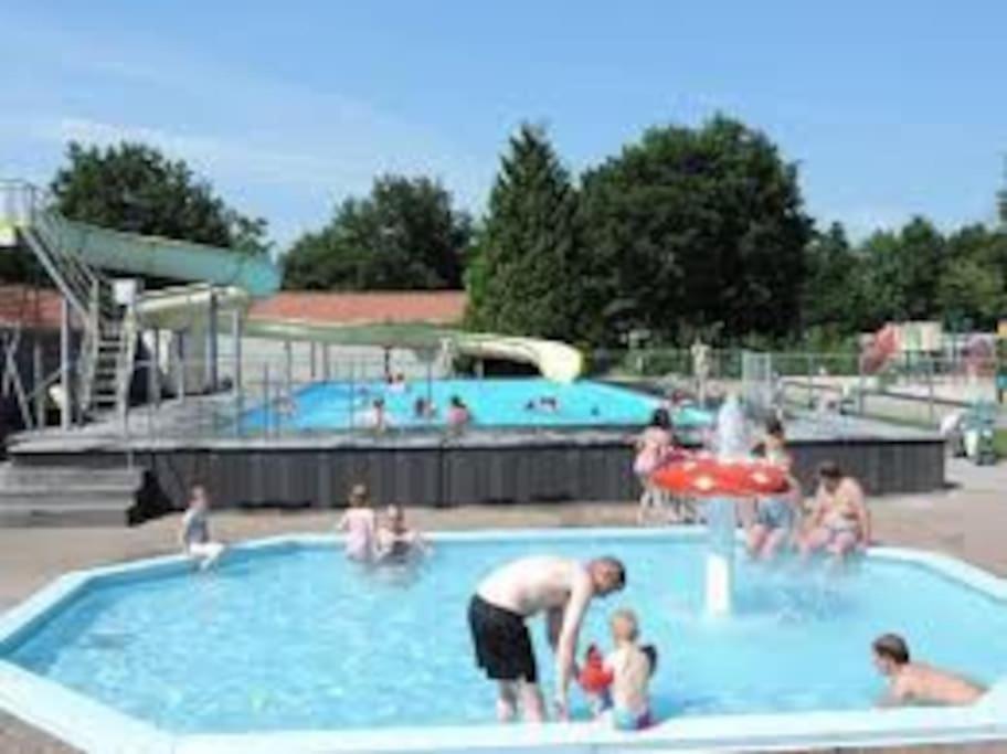 Chalet 14 Met Airco Familiecamping De Tien Heugten Schoonloo Drenthe Exteriér fotografie